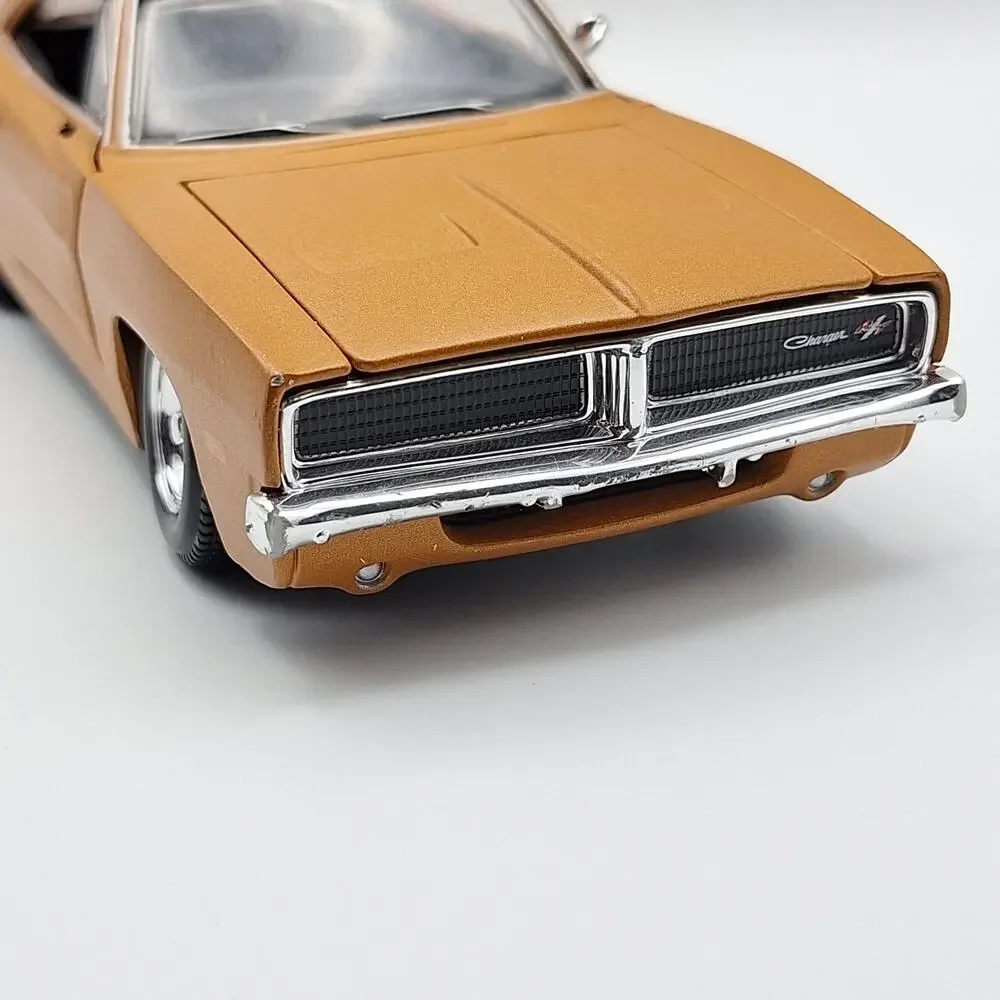 Maisto 25 scale